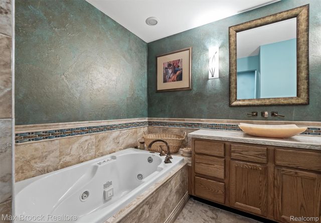 42738 Matthew Drive 47, Sterling Heights, MI 48313