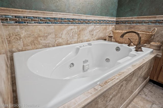 42738 Matthew Drive 47, Sterling Heights, MI 48313