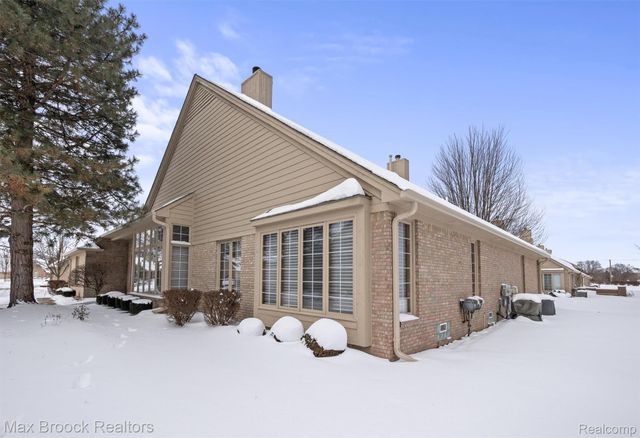 42738 Matthew Drive 47, Sterling Heights, MI 48313