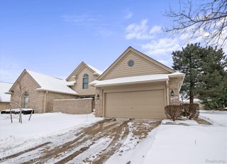 42738 Matthew Drive 47, Sterling Heights, MI 48313