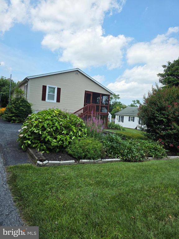 1 E LOCUST ST, Enola, PA 17025