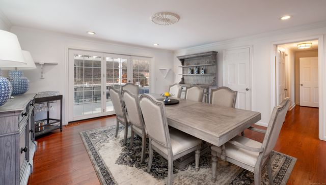 15 Griffing Pond Road, Branford, CT 06405