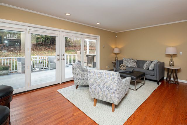 15 Griffing Pond Road, Branford, CT 06405