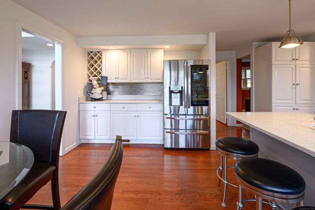 15 Griffing Pond Road, Branford, CT 06405