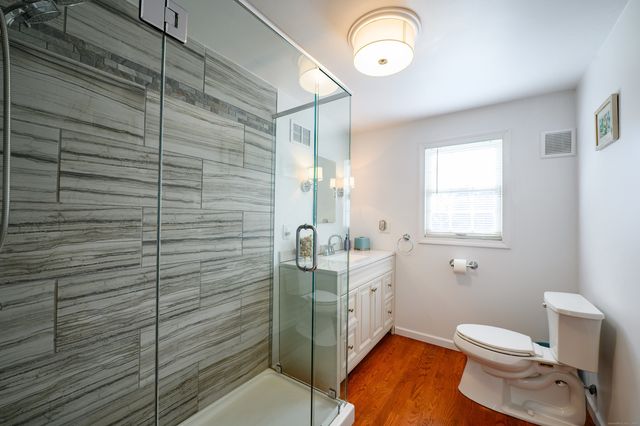 15 Griffing Pond Road, Branford, CT 06405