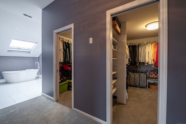 15 Griffing Pond Road, Branford, CT 06405