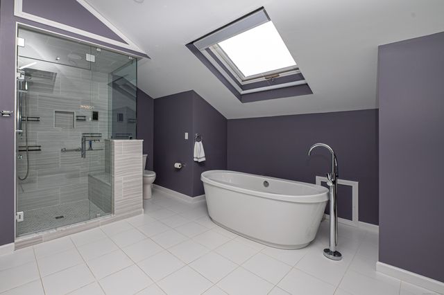 15 Griffing Pond Road, Branford, CT 06405