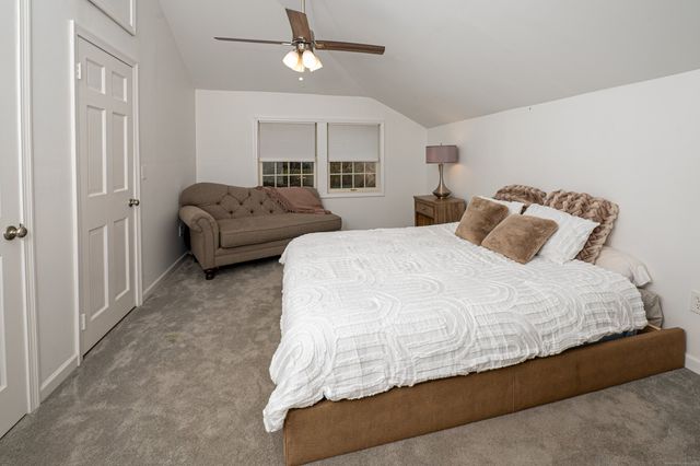 15 Griffing Pond Road, Branford, CT 06405