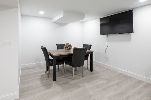 15 Griffing Pond Road, Branford, CT 06405