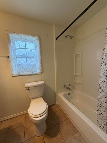 225 Morgan Avenue, Aurora, MO 65605