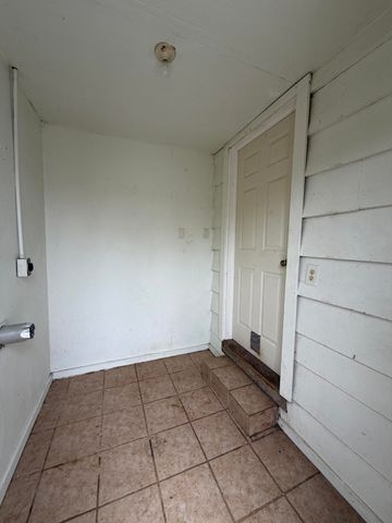 225 Morgan Avenue, Aurora, MO 65605