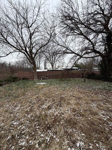 225 Morgan Avenue, Aurora, MO 65605