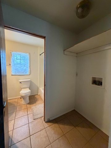 225 Morgan Avenue, Aurora, MO 65605