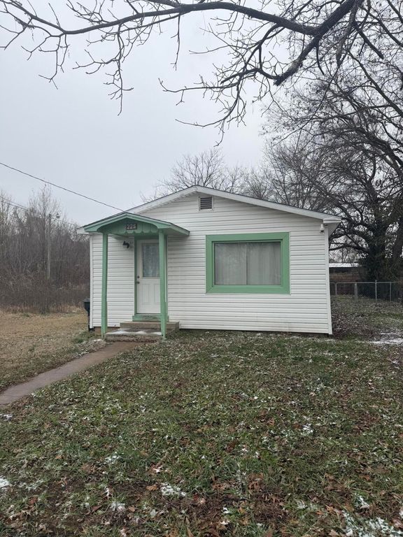225 Morgan Avenue, Aurora, MO 65605