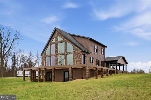 12 BLUEBELL WAY, Inwood, WV 25428