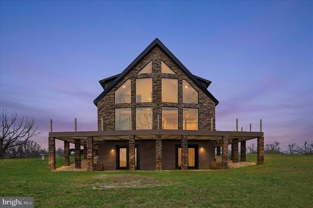 12 BLUEBELL WAY, Inwood, WV 25428