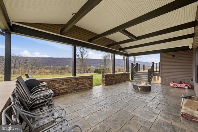 12 BLUEBELL WAY, Inwood, WV 25428