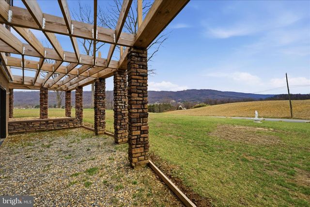 12 BLUEBELL WAY, Inwood, WV 25428