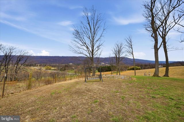 12 BLUEBELL WAY, Inwood, WV 25428