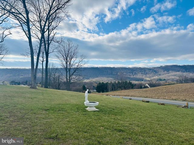 12 BLUEBELL WAY, Inwood, WV 25428