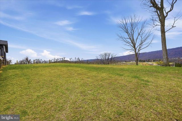 12 BLUEBELL WAY, Inwood, WV 25428