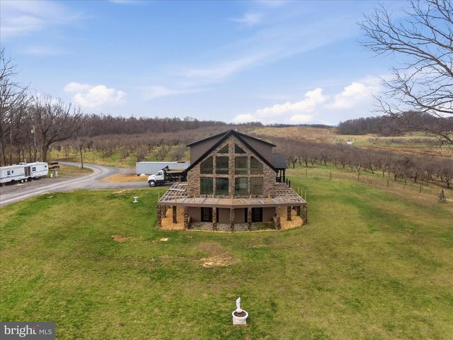 12 BLUEBELL WAY, Inwood, WV 25428