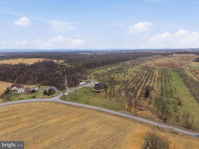 12 BLUEBELL WAY, Inwood, WV 25428