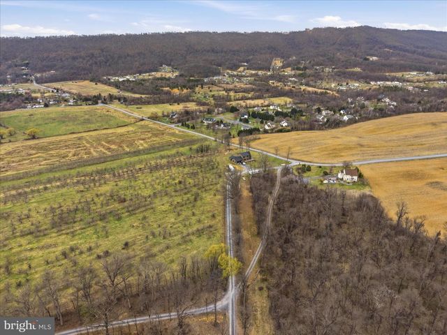 12 BLUEBELL WAY, Inwood, WV 25428