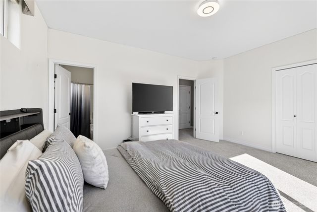 1614 W 51st Avenue, Kennewick, WA 99338