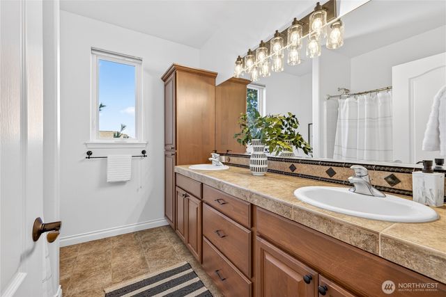 1614 W 51st Avenue, Kennewick, WA 99338