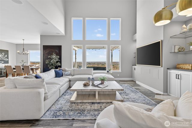 1614 W 51st Avenue, Kennewick, WA 99338