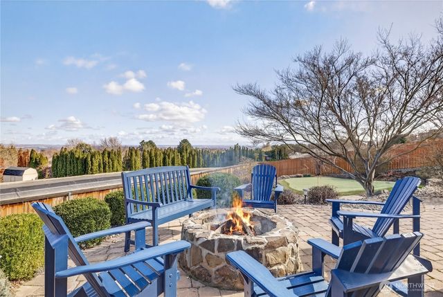 1614 W 51st Avenue, Kennewick, WA 99338