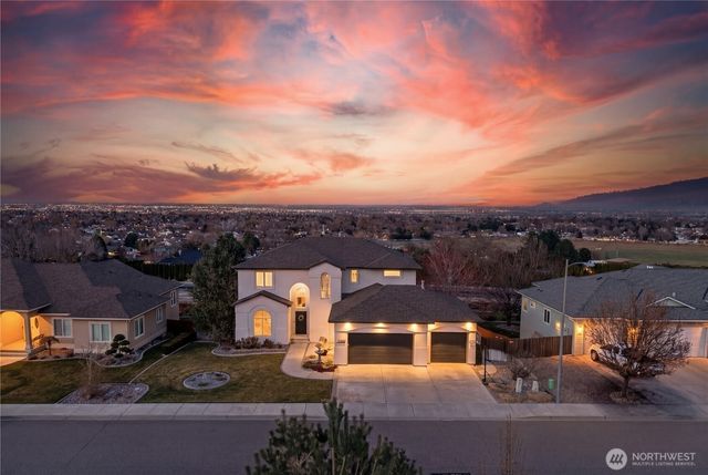 1614 W 51st Avenue, Kennewick, WA 99338