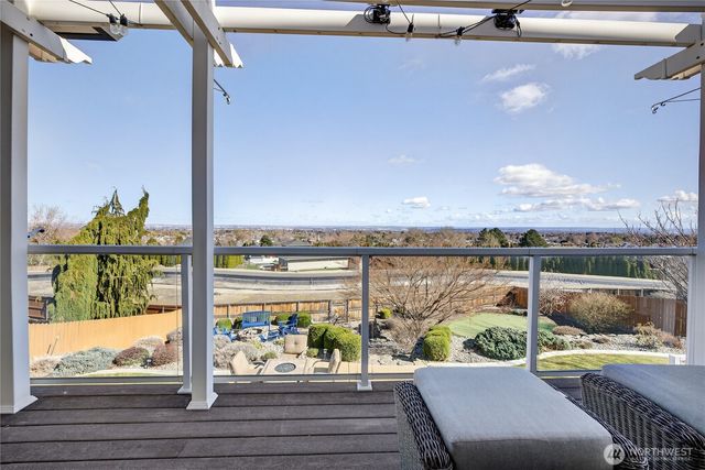 1614 W 51st Avenue, Kennewick, WA 99338