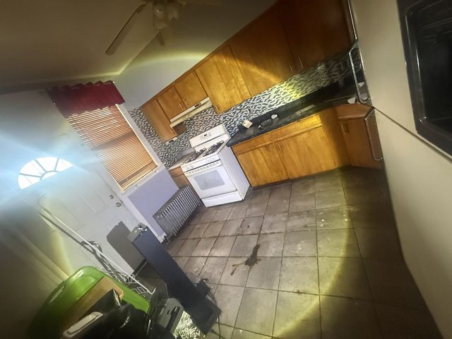 7337 S Indiana Avenue, Chicago, IL 60619