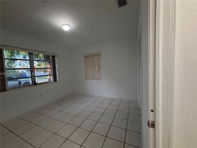 3828 SW 29th St 3828, Miami, FL 33134