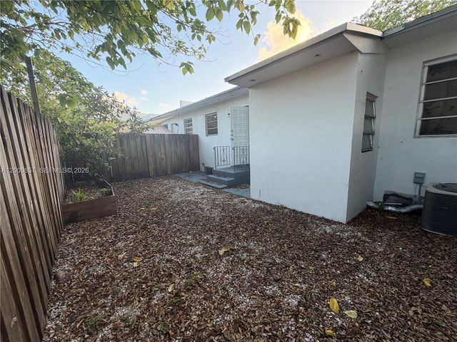3828 SW 29th St 3828, Miami, FL 33134