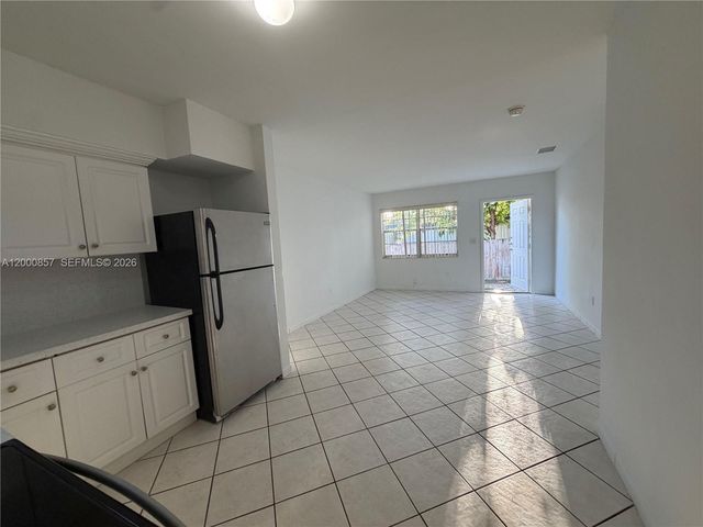 3828 SW 29th St 3828, Miami, FL 33134