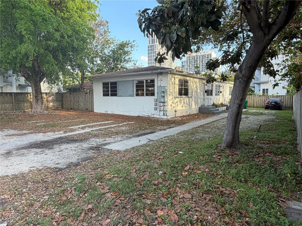 3828 SW 29th St 3828, Miami, FL 33134