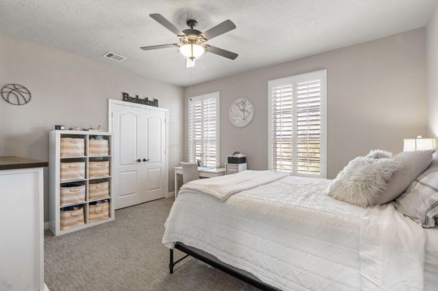 2118 Barton Woods Boulevard, Conroe, TX 77301