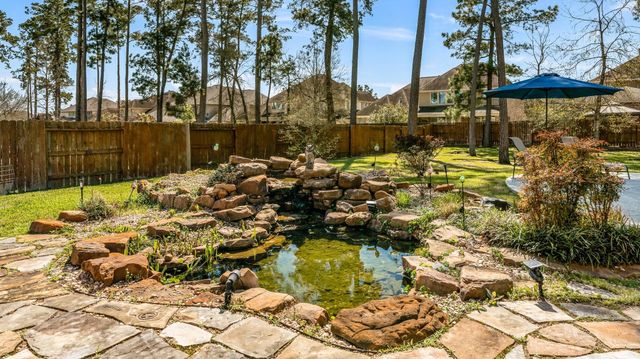 2118 Barton Woods Boulevard, Conroe, TX 77301