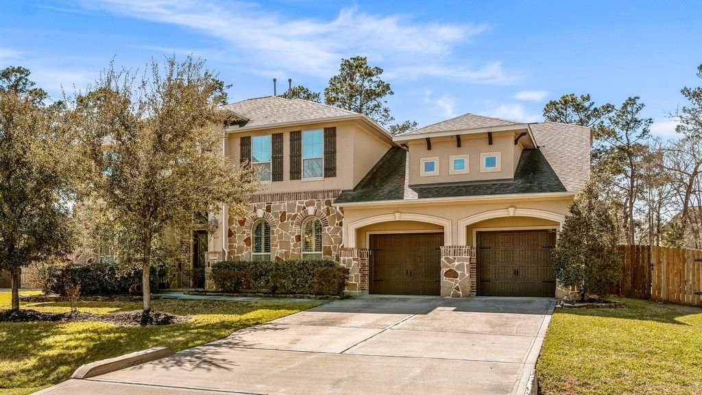 2118 Barton Woods Boulevard, Conroe, TX 77301