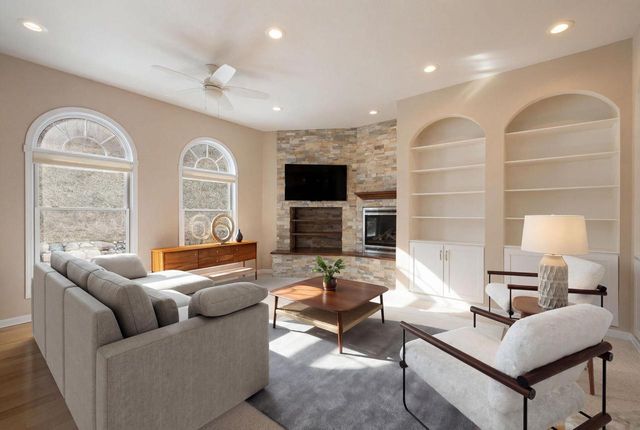 N6516 Forest COURT, Holmen, WI 54636