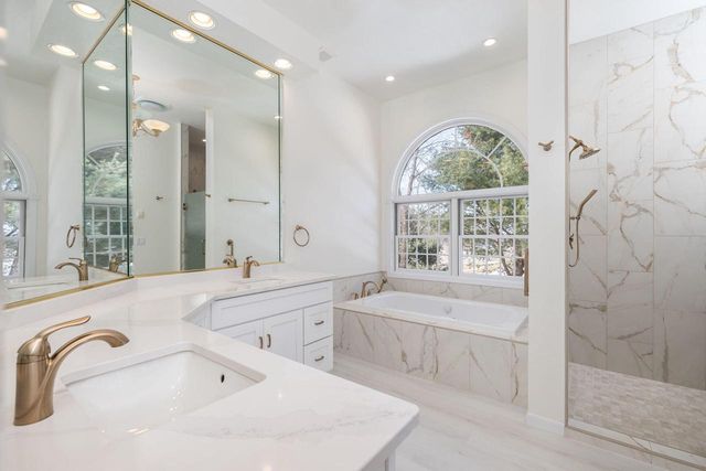 N6516 Forest COURT, Holmen, WI 54636