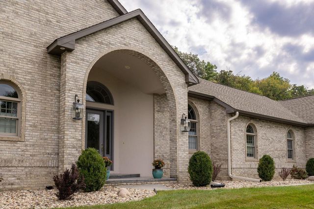 N6516 Forest COURT, Holmen, WI 54636