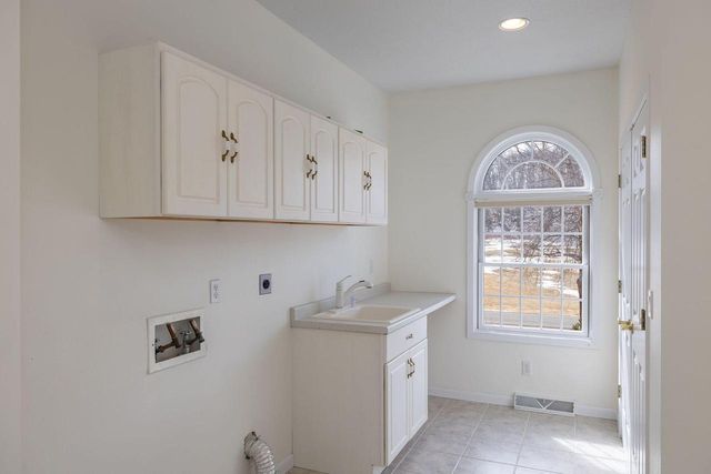 N6516 Forest COURT, Holmen, WI 54636