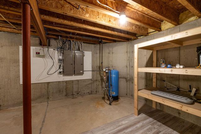 N6516 Forest COURT, Holmen, WI 54636