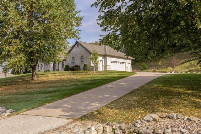 N6516 Forest COURT, Holmen, WI 54636