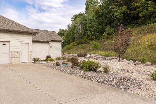 N6516 Forest COURT, Holmen, WI 54636