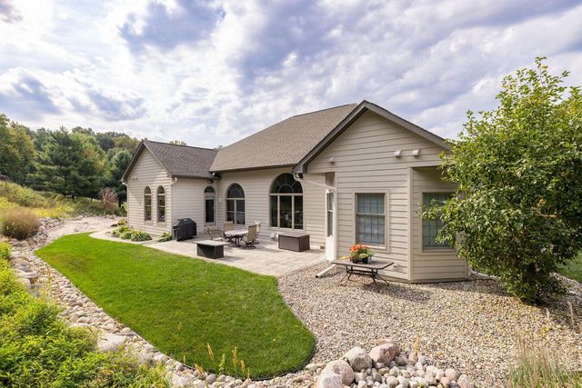 N6516 Forest COURT, Holmen, WI 54636